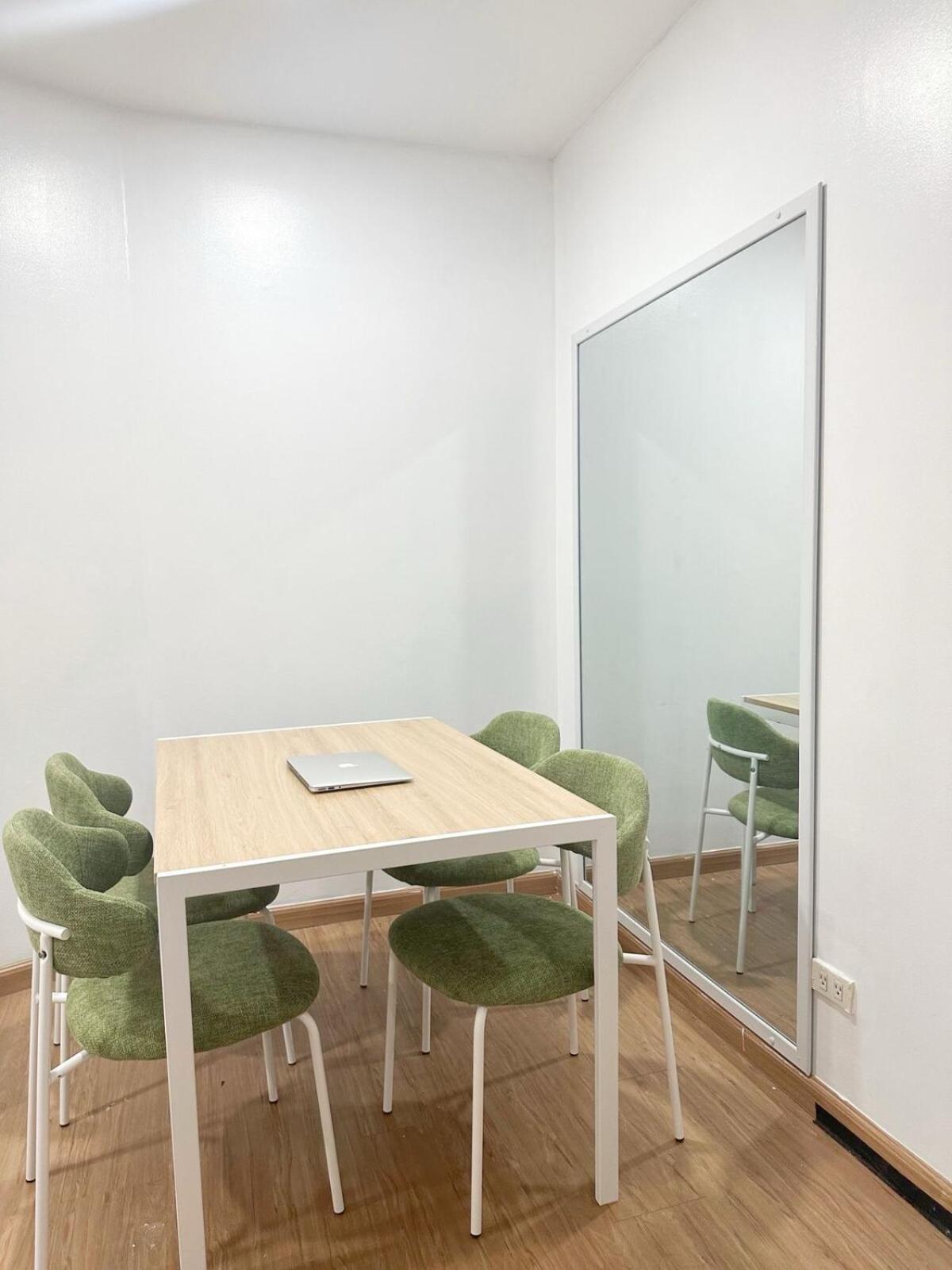 Minimalist 1 Bedroom Sunset View In Gramercy Manila